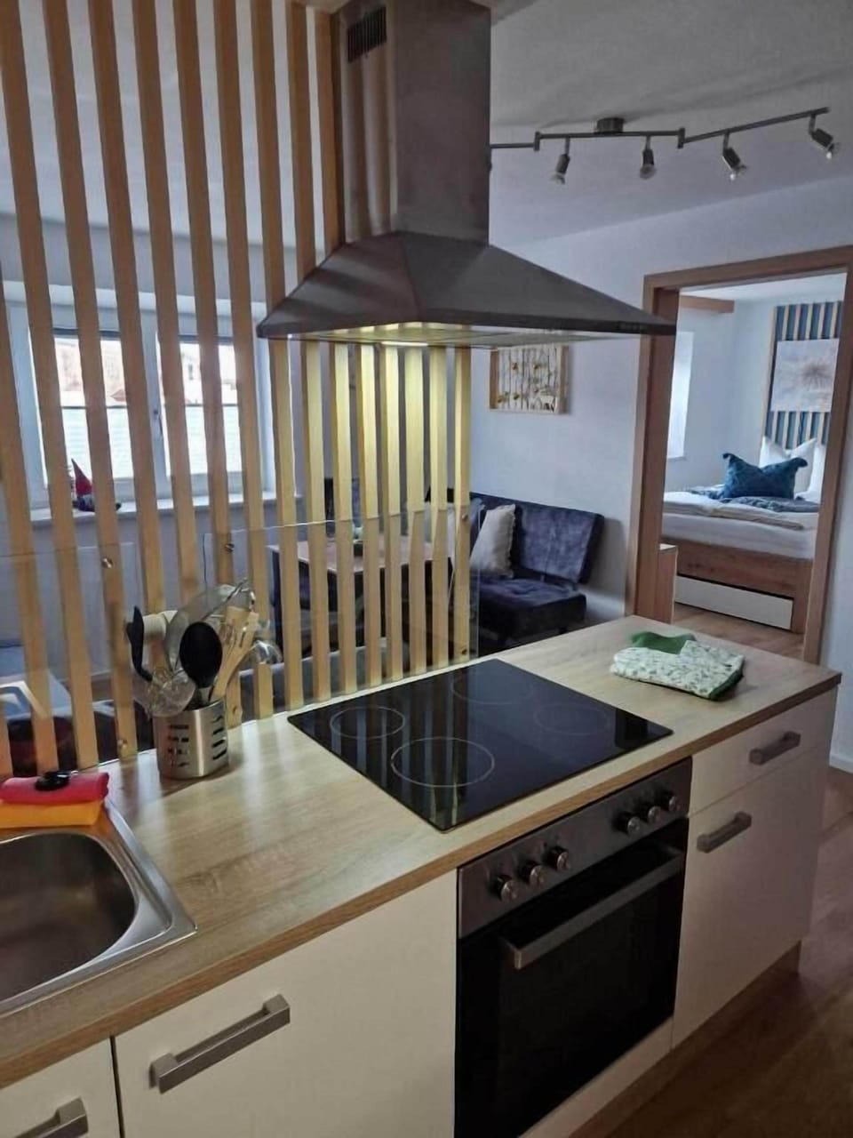 Standard Studio | Desk, blackout drapes, free WiFi, bed sheets