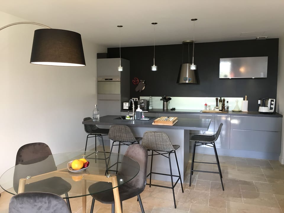 La Gaffeliere Apartement | Premium bedding, pillowtop beds, desk, free WiFi