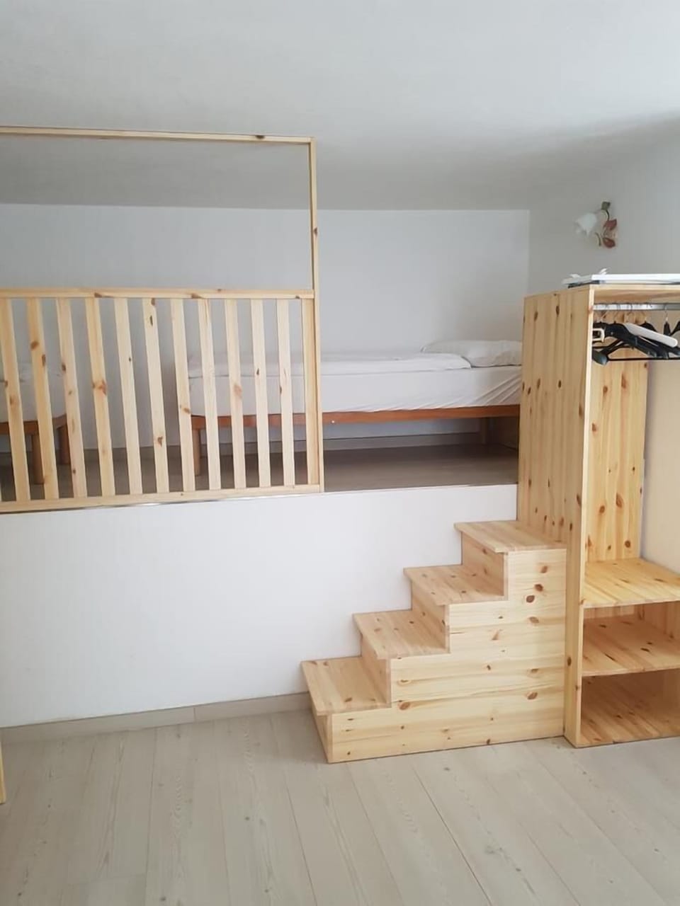 Family Room | Desk, soundproofing, free cribs/infant beds, free WiFi