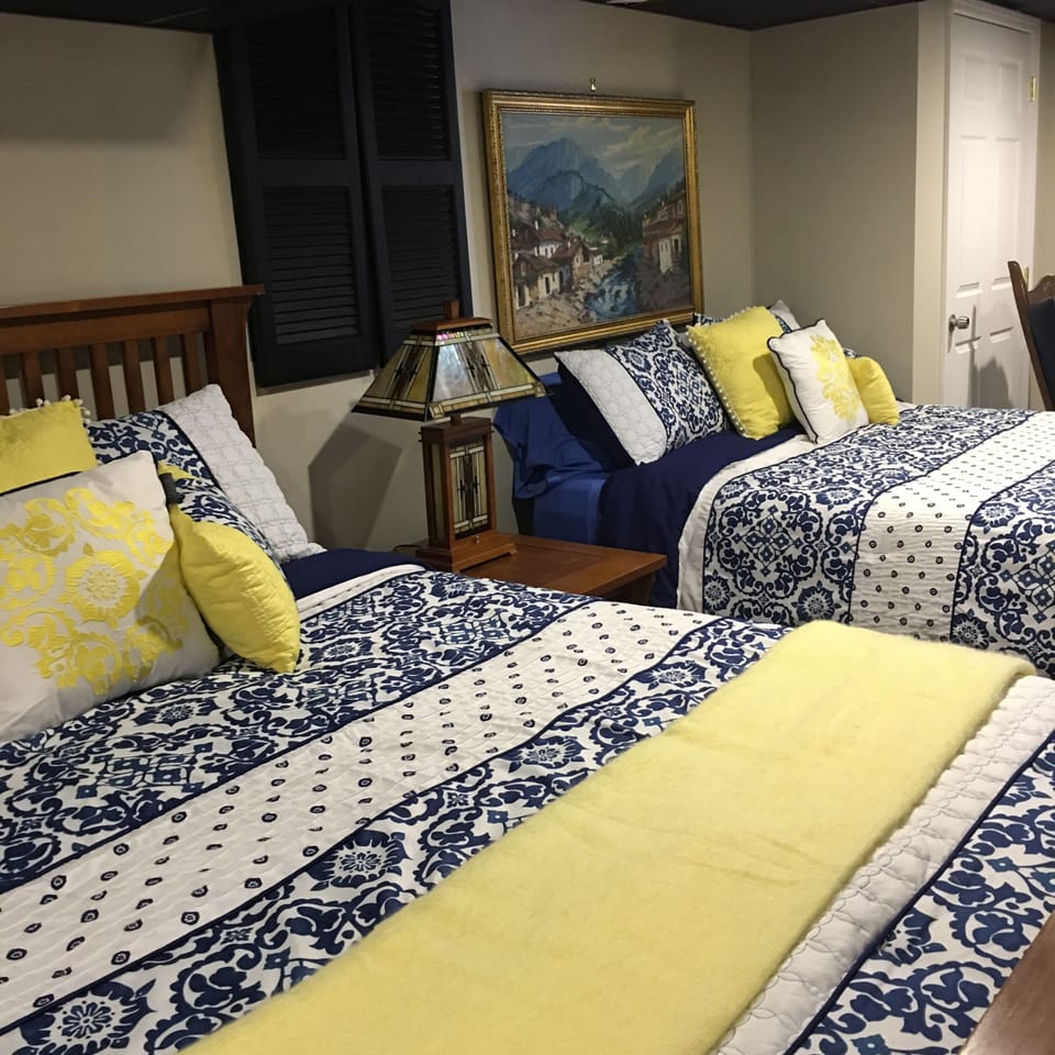 Elite Suite, 2 Queen Beds (Arts and Craft Suite) | 1 bedroom, premium bedding, minibar, individually decorated