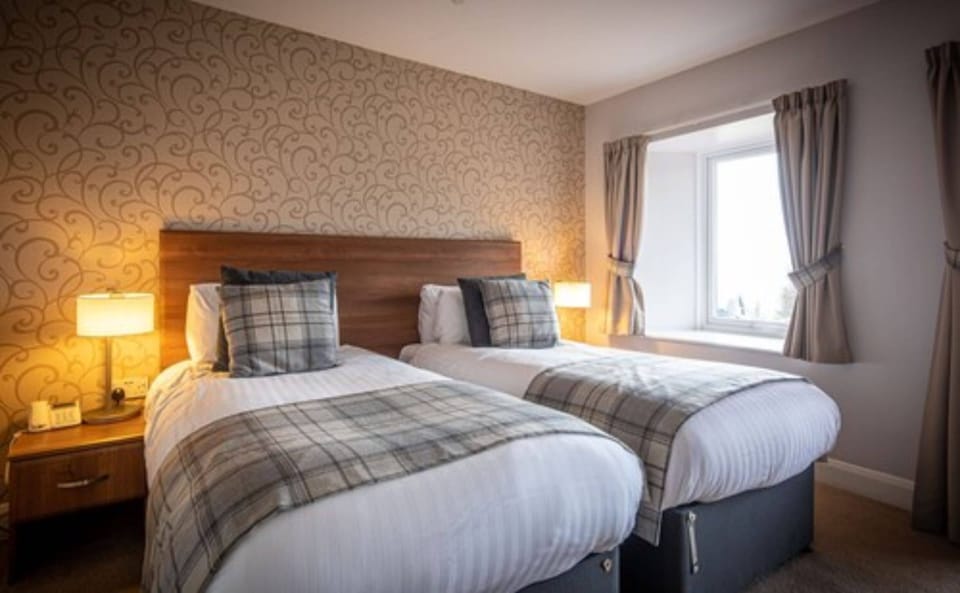Twin Room, Partial Sea View (In Uig Lodge) | WiFi (free), bed sheets