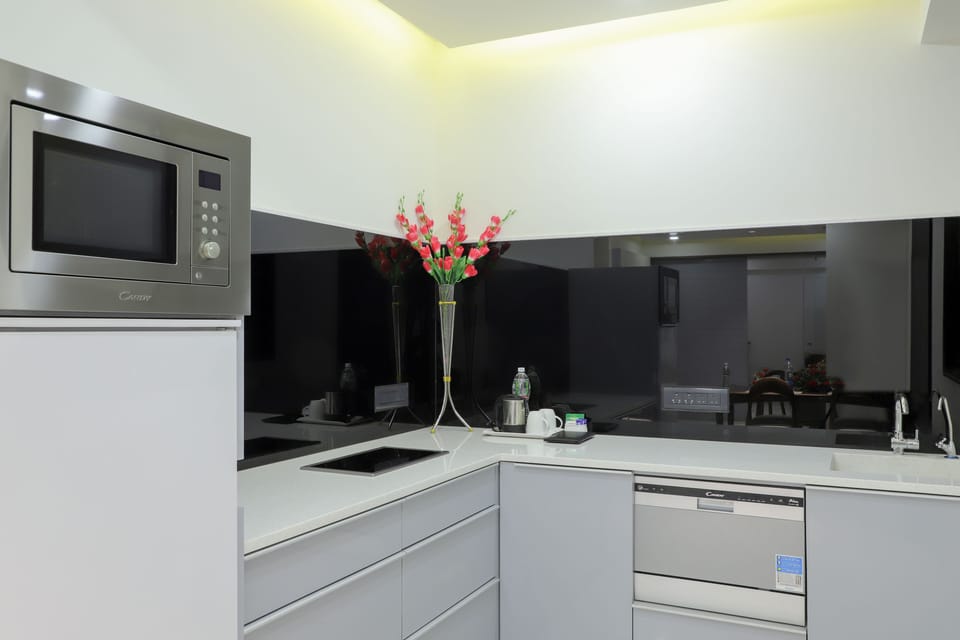 Presidential Suite, 2 Bedrooms, Accessible, Microwave | Private kitchen | Fridge, microwave