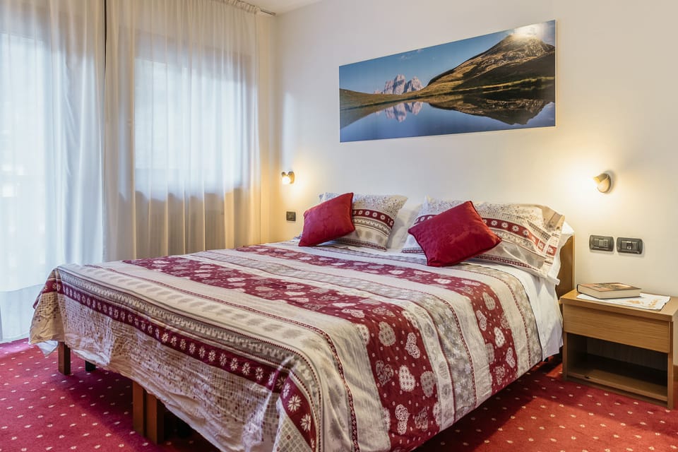 Standard Double Room | In-room safe, desk, free WiFi, bed sheets