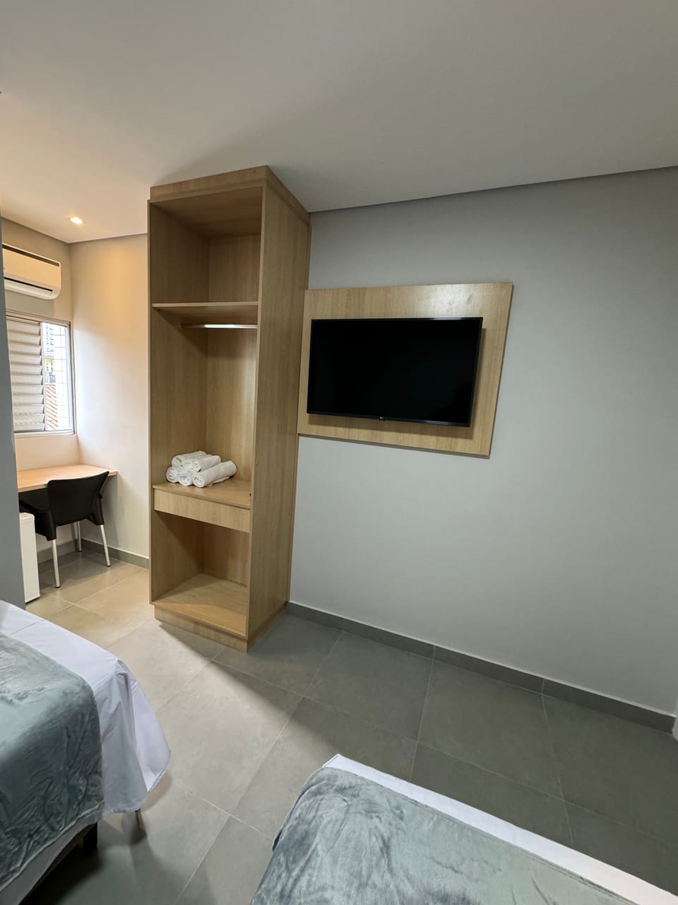Family Triple Room | Desk, laptop workspace, WiFi (free), bed sheets