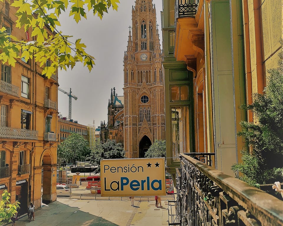 Pension La Perla Bed and Breakfast in San Sebastian