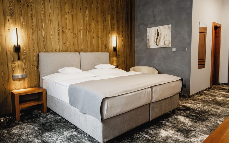 Comfort Double Room | Hypo-allergenic bedding, Select Comfort beds, minibar, in-room safe