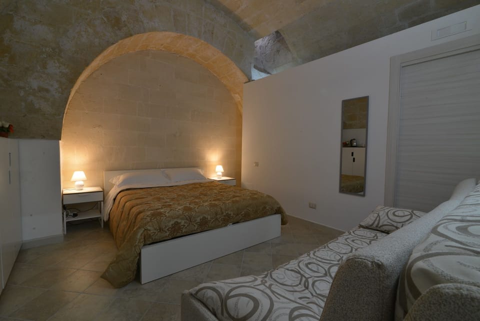 Double Room (n.1) | Premium bedding, individually decorated, individually furnished