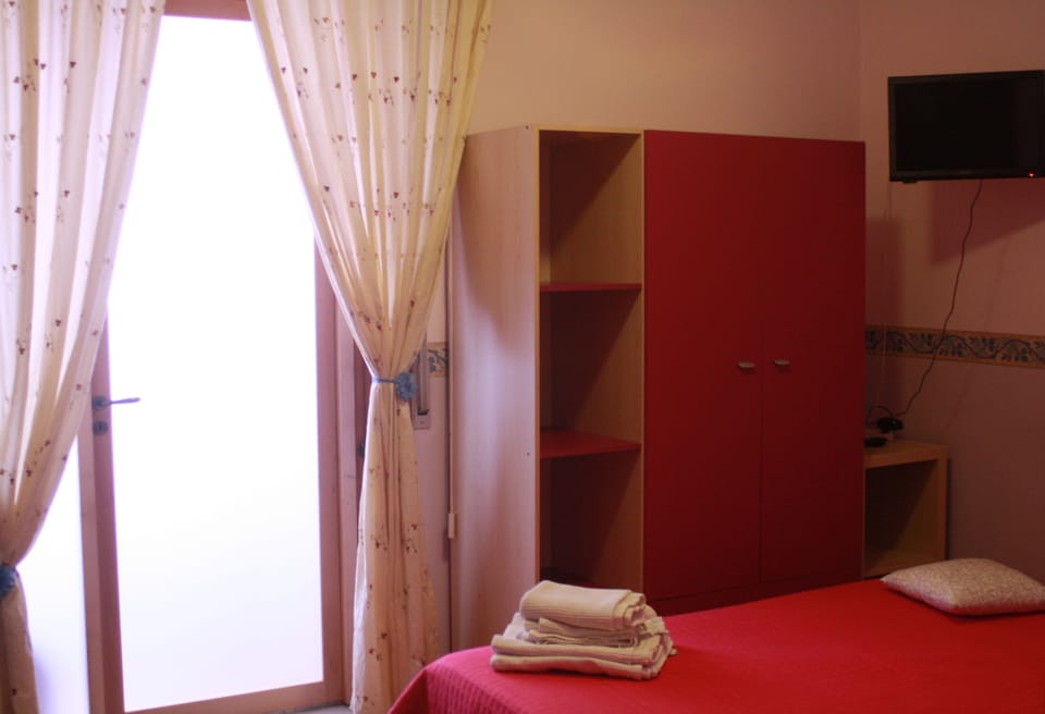 Standard Double Room | Free WiFi