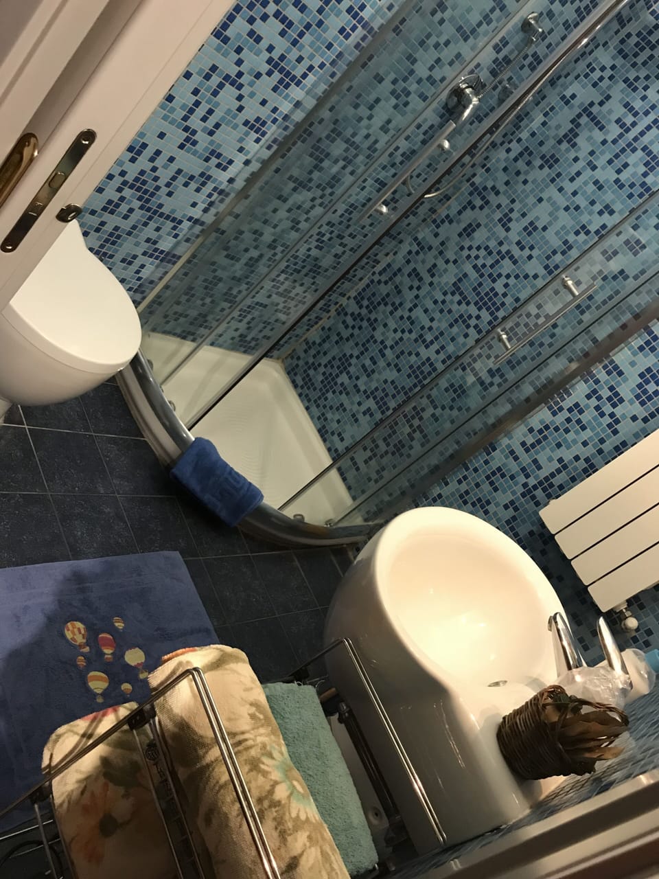 Basic Triple Room, Balcony, City View | Bathroom | Shower, free toiletries, hair dryer, bidet
