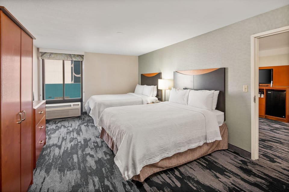 In-room safe, desk, laptop workspace, iron/ironing board