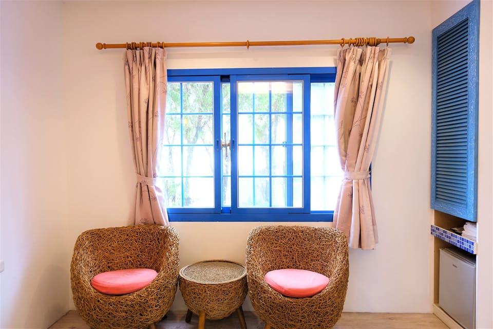 Elite Double Room | Premium bedding, individually decorated, individually furnished