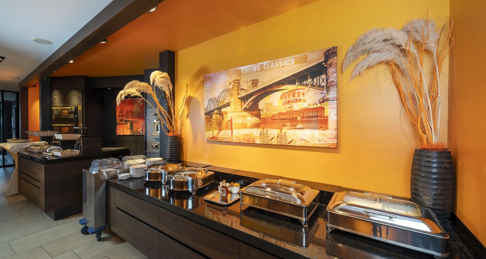 Daily buffet breakfast for a fee