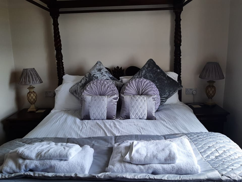Premium Double Room, Ensuite (Four Poster)