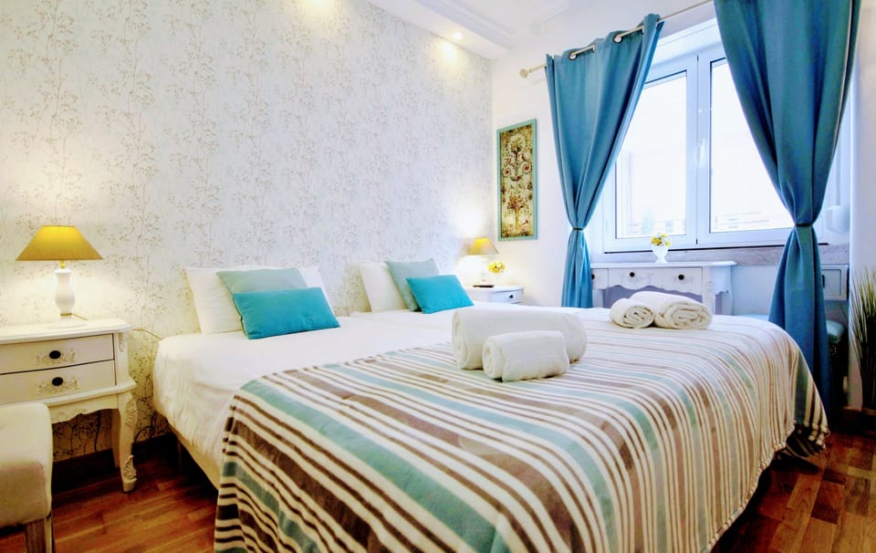 Junior Double Room Single Use | Premium bedding, in-room safe, laptop workspace, blackout drapes