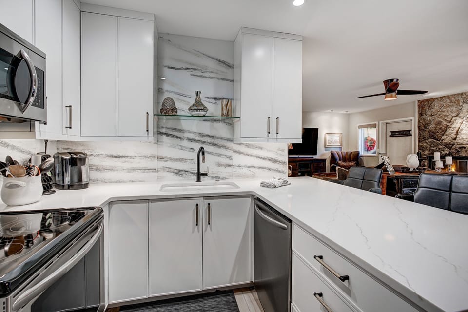 Condo, 1 Bedroom | Private kitchen | Full-size fridge, microwave, oven, stovetop
