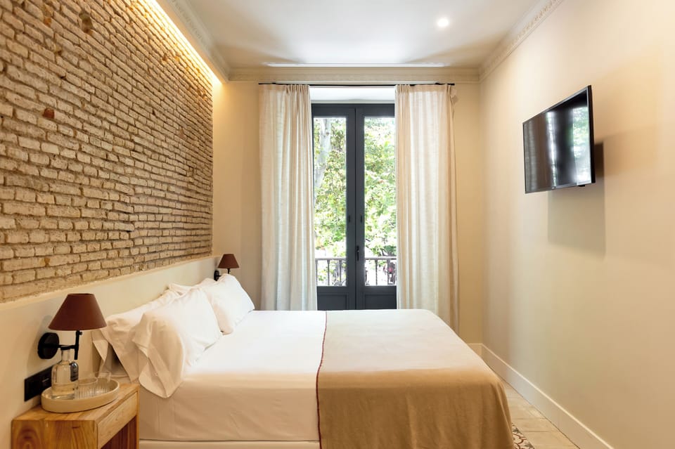 Junior Suite | Premium bedding, down comforters, pillowtop beds, minibar
