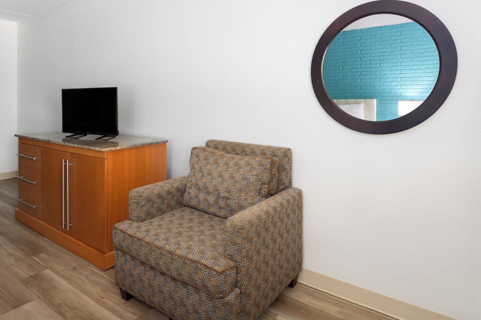 Iron/ironing board (on request), WiFi (free), bed sheets