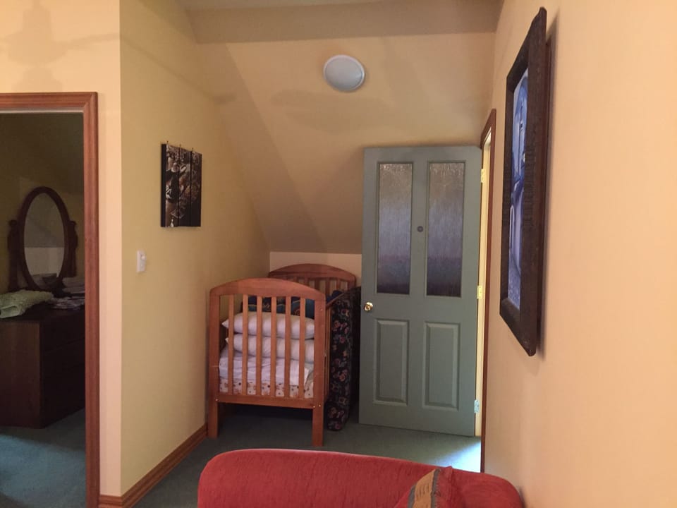Superior House, 5 Bedrooms, Balcony, Garden View | 5 bedrooms, premium bedding, blackout drapes, iron/ironing board