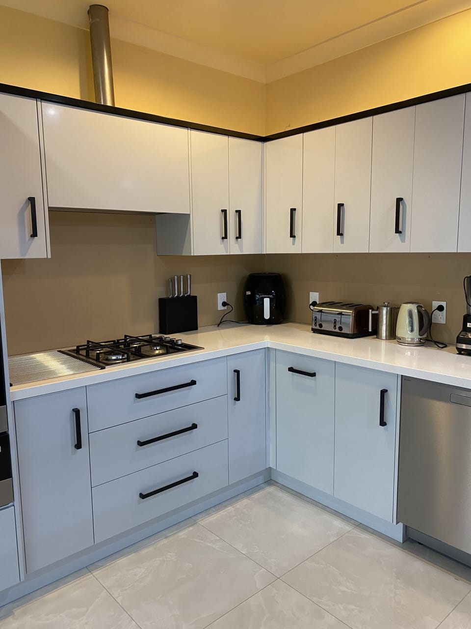 Superior House, 5 Bedrooms, Balcony, Garden View | Private kitchen | Coffee/tea maker, full-size fridge, microwave, oven