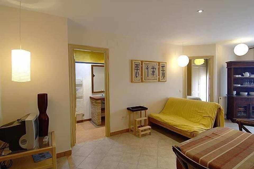 Family Room, Terrace | Blackout drapes, free WiFi, bed sheets