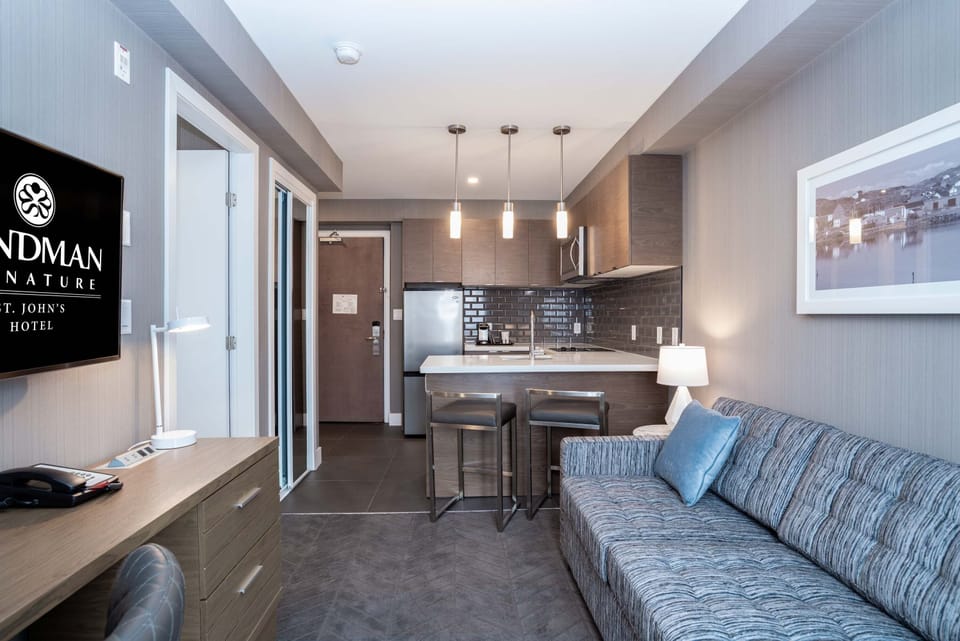 Standard Suite, 1 King Bed, Kitchen | Premium bedding, in-room safe, desk, laptop workspace