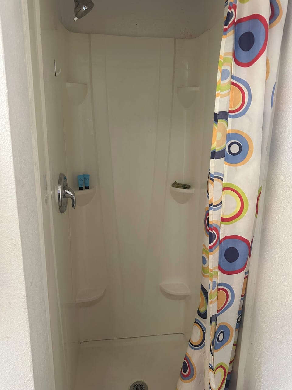 Basic Single Room | Bathroom | Shower, deep soaking tub, towels