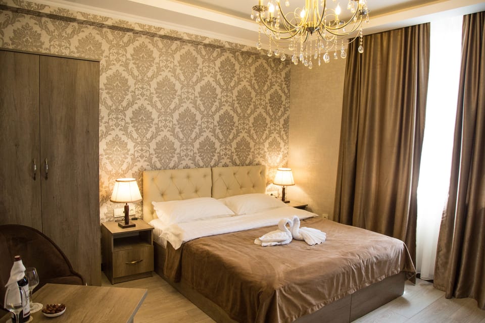 Standard Double Room | Egyptian cotton sheets, premium bedding, memory foam beds, minibar
