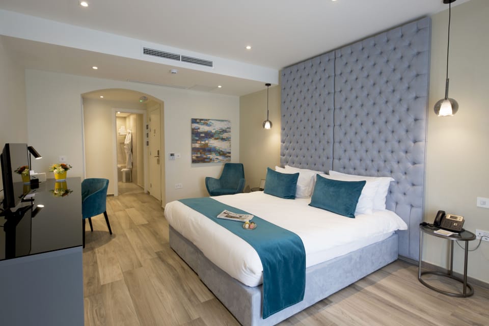 Superior Double or Twin Room | 1 bedroom, premium bedding, minibar, in-room safe