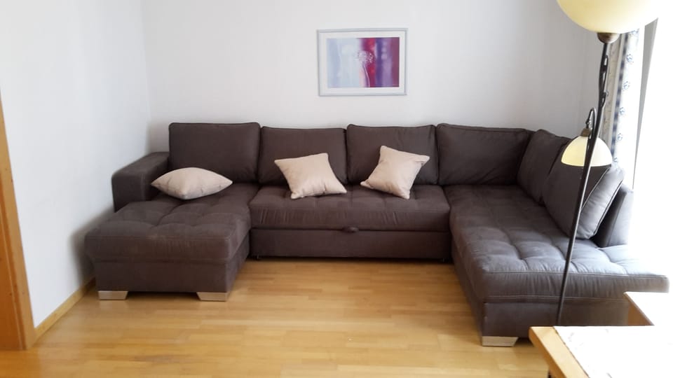 House, 4 Bedrooms | Living area | Flat-screen TV