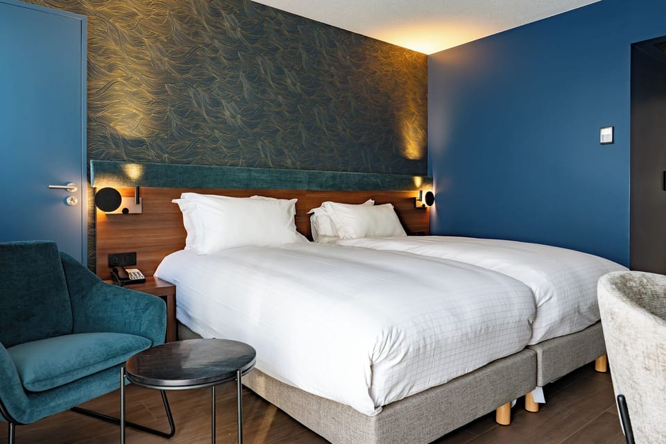 Standard Room, 2 Twin Beds | In-room safe, desk, soundproofing, iron/ironing board