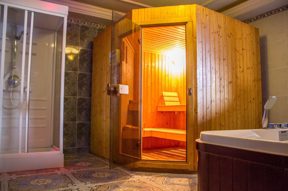 Steam room 