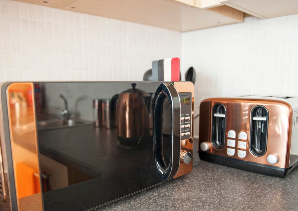 Apartment, 2 Bedrooms | Private kitchen | Full-size fridge, microwave, oven, coffee/tea maker