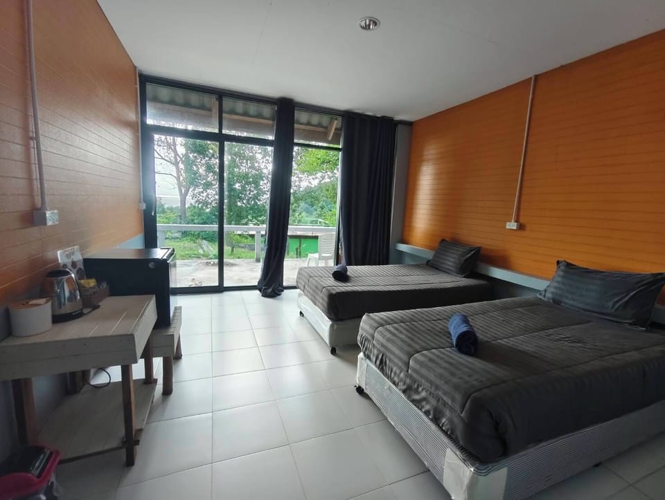 Bungalow with Sea View | Free minibar, desk