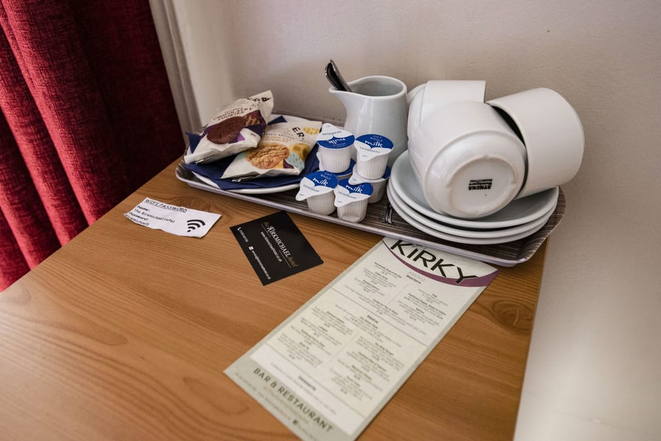 Family Room (Deluxe) | In-room safe, desk, free WiFi, bed sheets