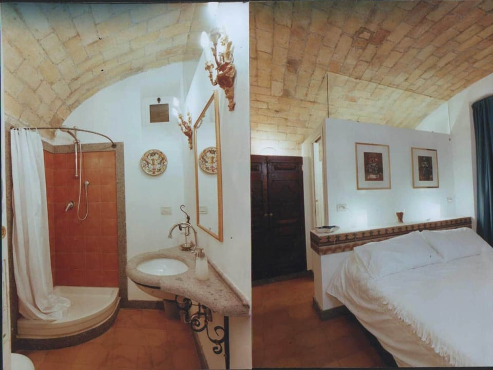 Shower, free toiletries, hair dryer, bidet