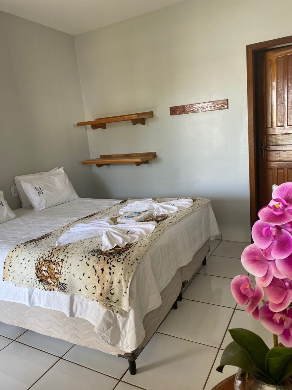 Double Room | 1 bedroom, minibar, blackout drapes, WiFi (free)
