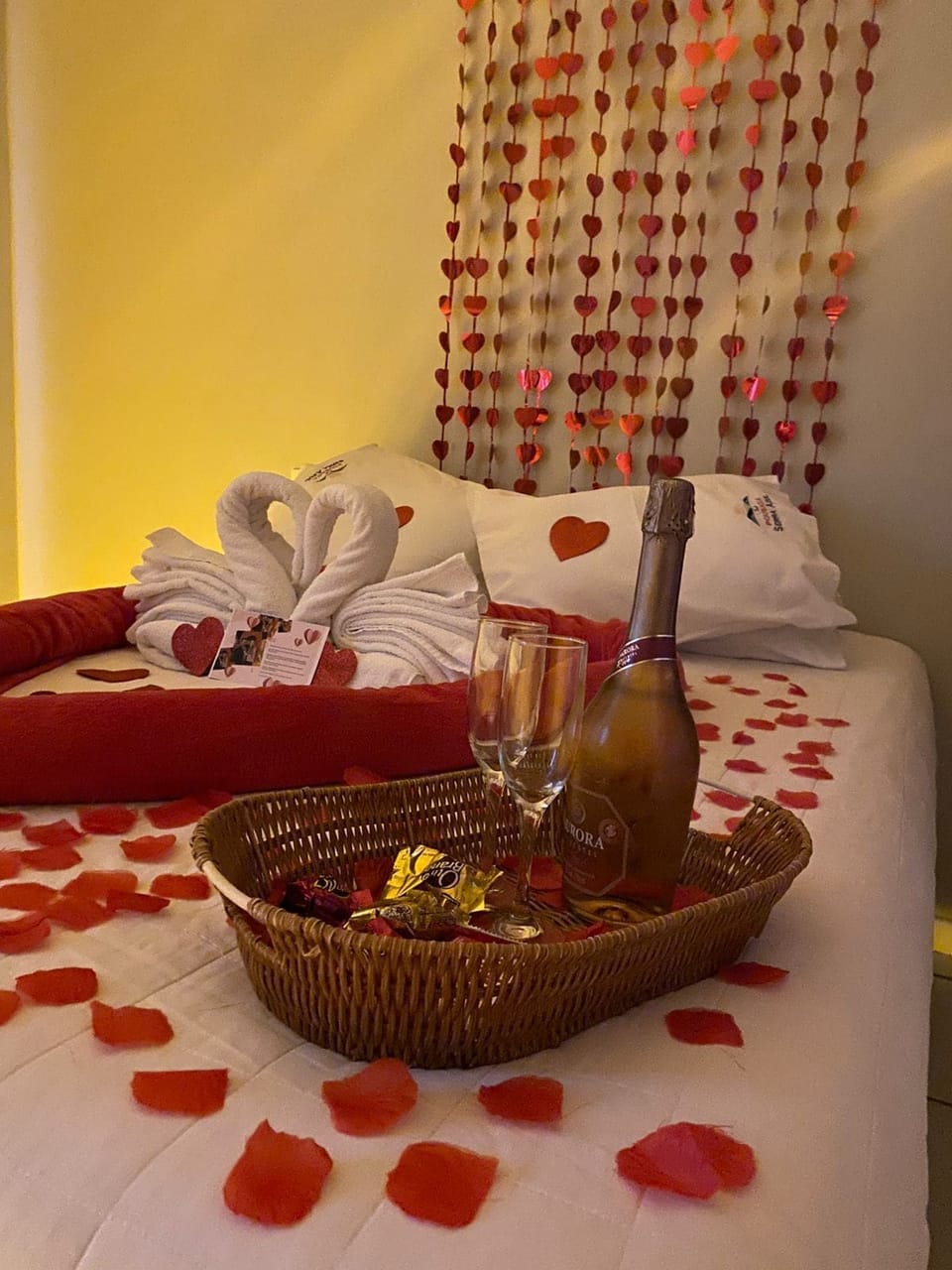 Double Room | 1 bedroom, minibar, blackout drapes, WiFi (free)
