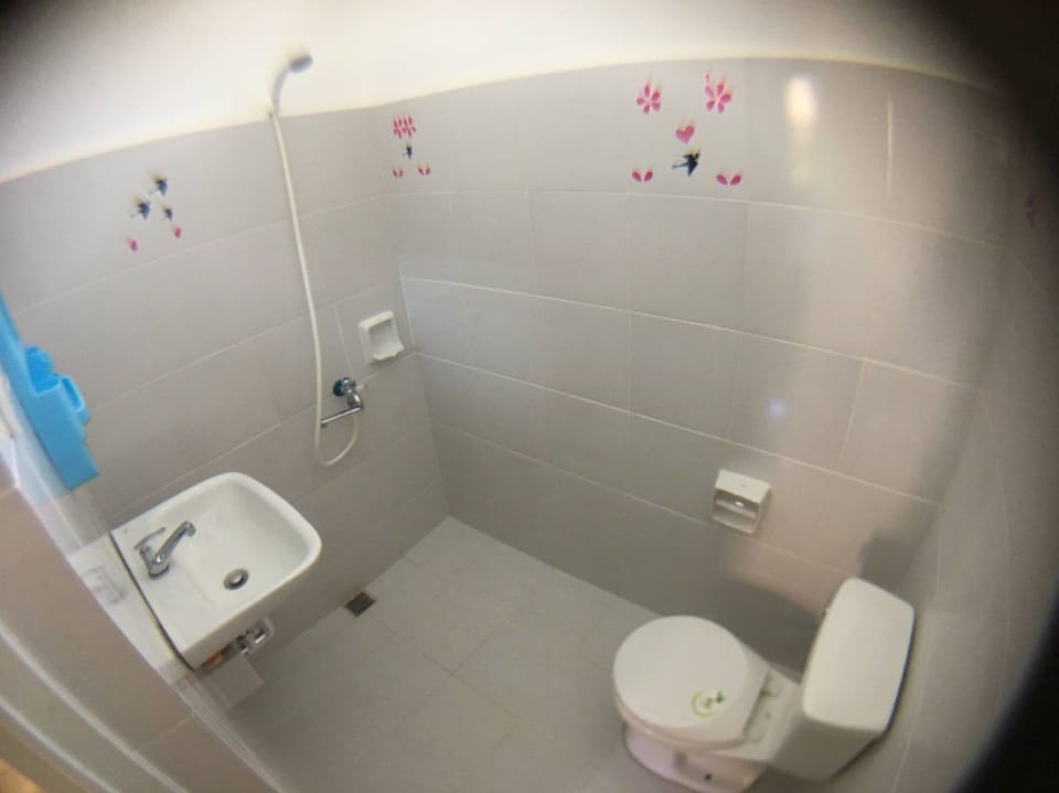 Apartment | Bathroom | Bidet, towels
