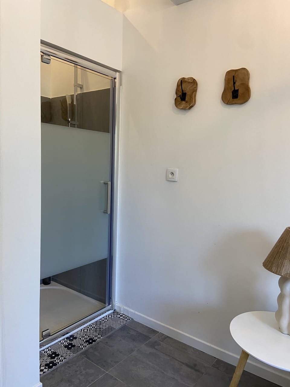 Double Room (Chic) | 1 bedroom, individually decorated, individually furnished, desk