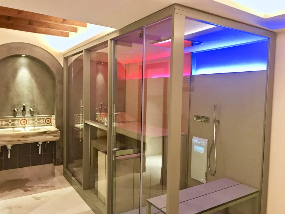Sauna, steam room, Turkish bath, body treatments, body scrubs