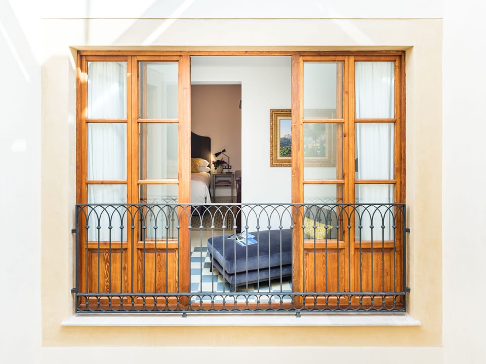 Junior Suite Room with Spa access | Premium bedding, down comforters, minibar, in-room safe