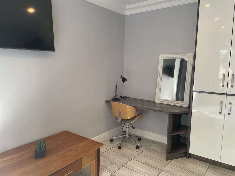 Luxury Double or Twin Room, Non Smoking, Pool Access | 1 bedroom, premium bedding, memory foam beds, in-room safe