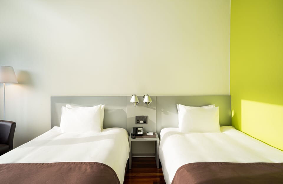 Hypo-allergenic bedding, in-room safe, desk, laptop workspace