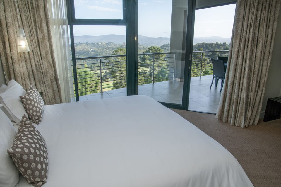Luxury Suite - One Bedroom | In-room safe, desk, soundproofing, iron/ironing board