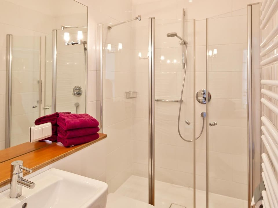 Shower, free toiletries, hair dryer, towels