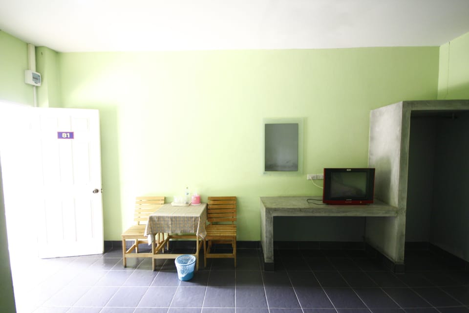 Mee Rak Resort Hotel in Chon Buri Changwat
