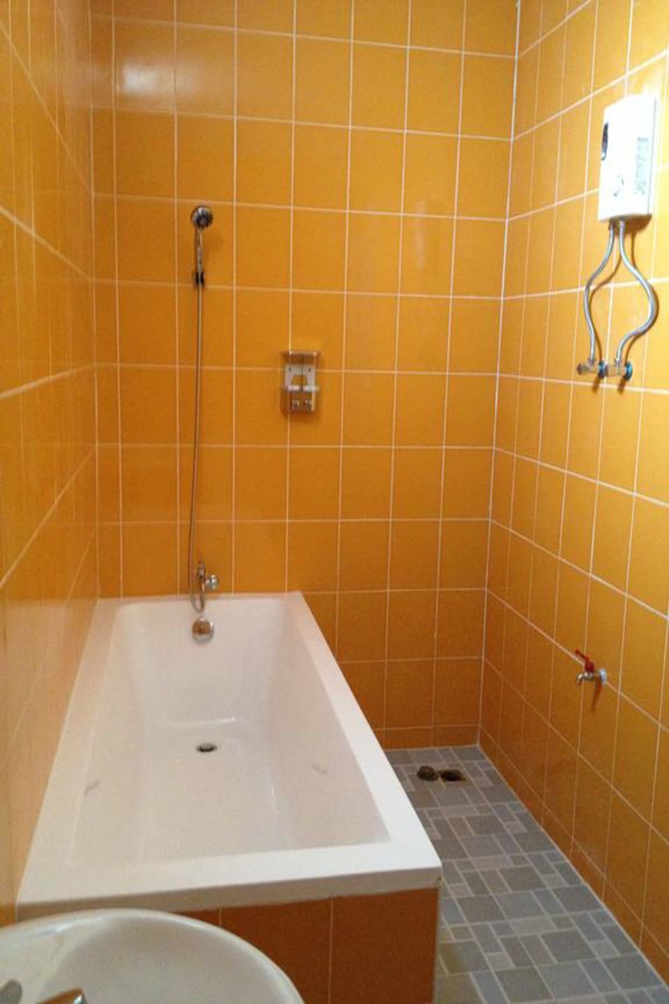 Standard Double Room | Deep soaking bathtub