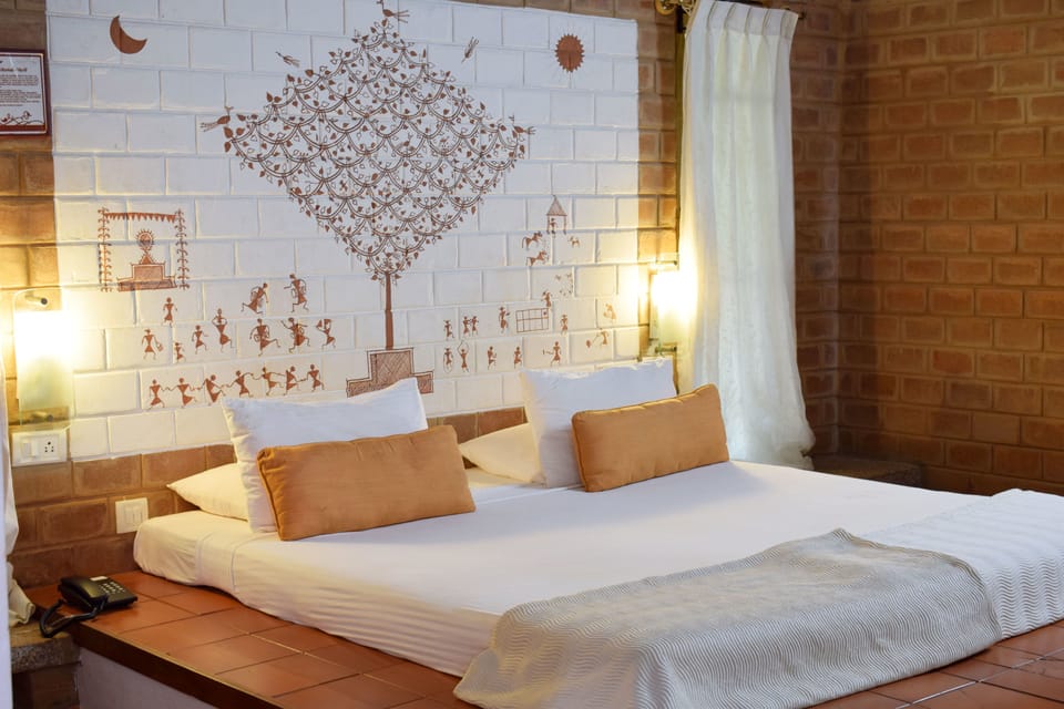 Deluxe Double Room | Living room