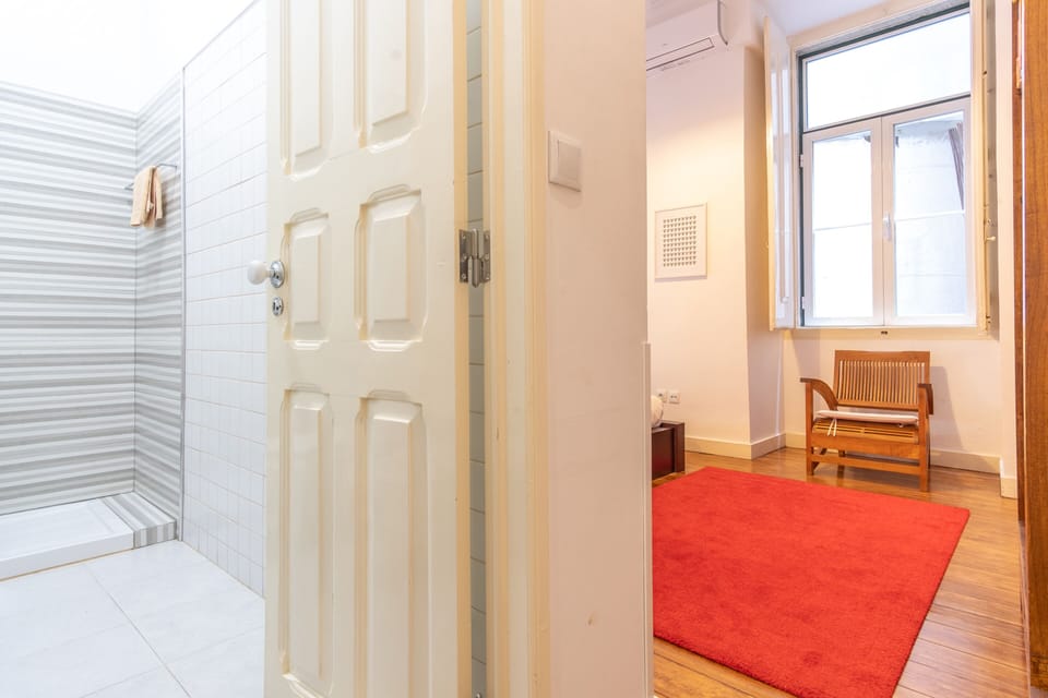 Deluxe Apartment, 3 Bedrooms, Balcony, City View | Bathroom | Combined shower/tub, free toiletries, hair dryer, bidet
