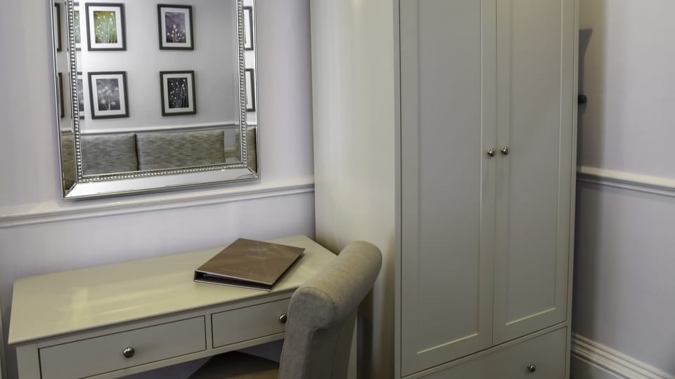 Superior Suite, 1 King Bed with Sofa bed, Jetted Tub | In-room safe, desk, free WiFi, bed sheets